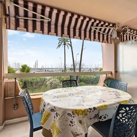 - Piscine Et Vue Sur Le Port Ferienhaus *